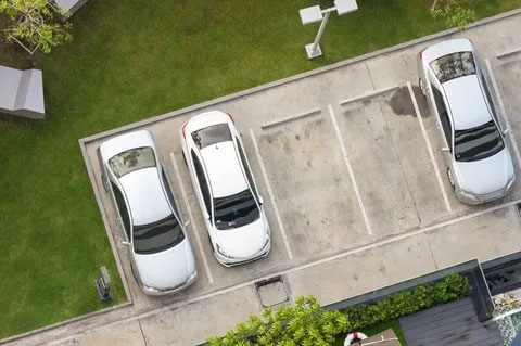 🚧 Top 7 Hardest Places to Park in the Main UK Cities — And How to Beat the System